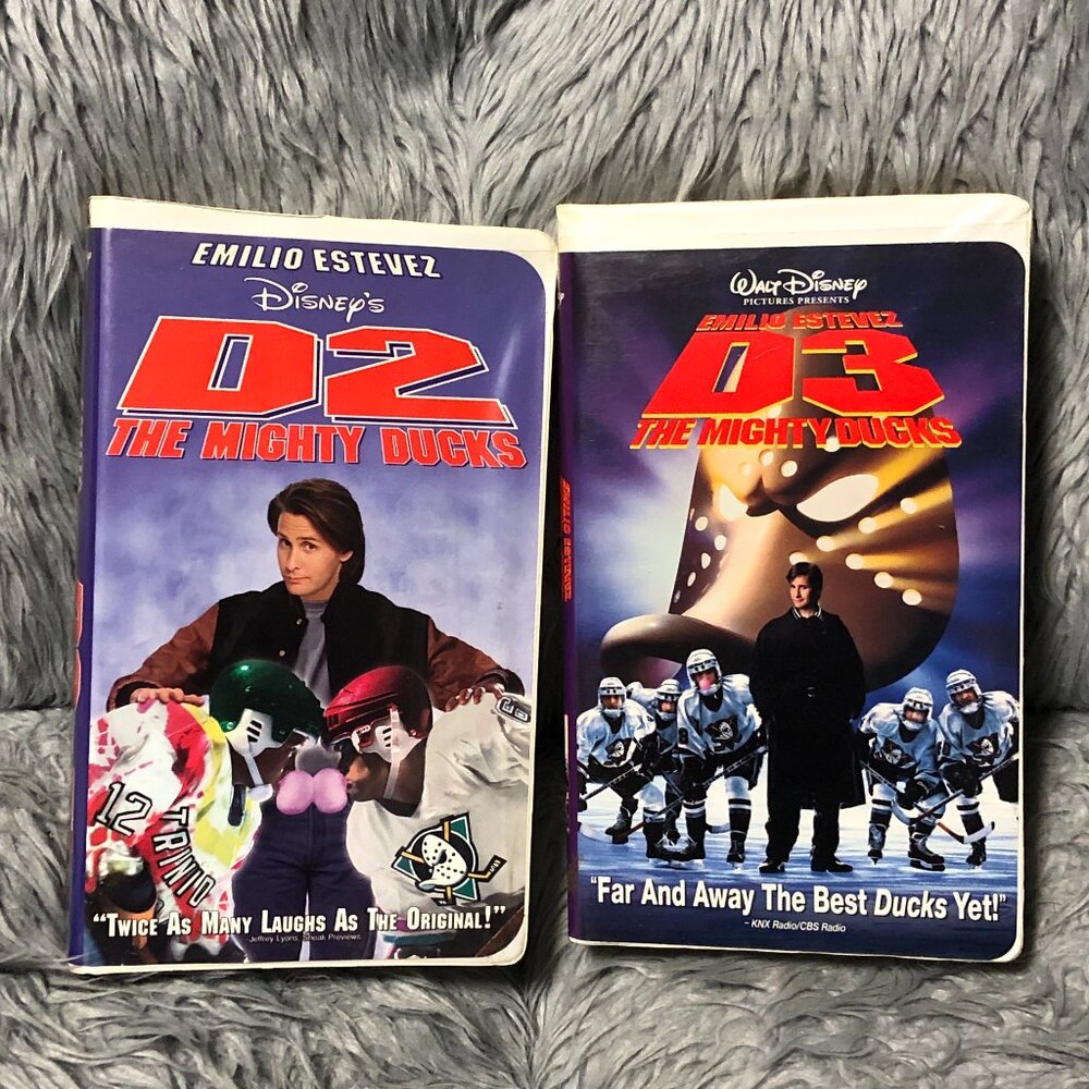 D2 & D3: The Mighty Ducks VHS Clamshell Emilio Estevez Lot of 2